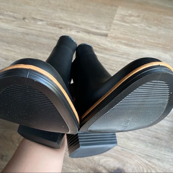 Bernardo Penney Rain Boot With Fringe In Black Size 6 - Picture 11 of 14